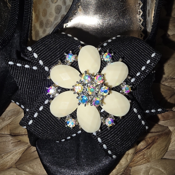 Poetic License Black Heels with Cream Floral Accent - Picture 4 of 4